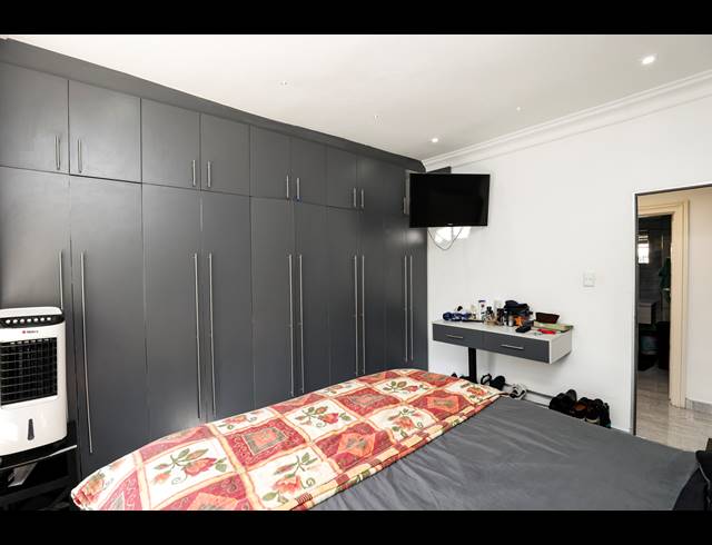 3 BEDROOM APARTMENT FOR SALE IN ESSENWOOD